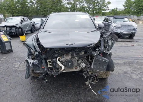 2021 Bentley Bentayga V8 z USA, uszkodzony, nr VIN SJAAM2ZV2MC033879